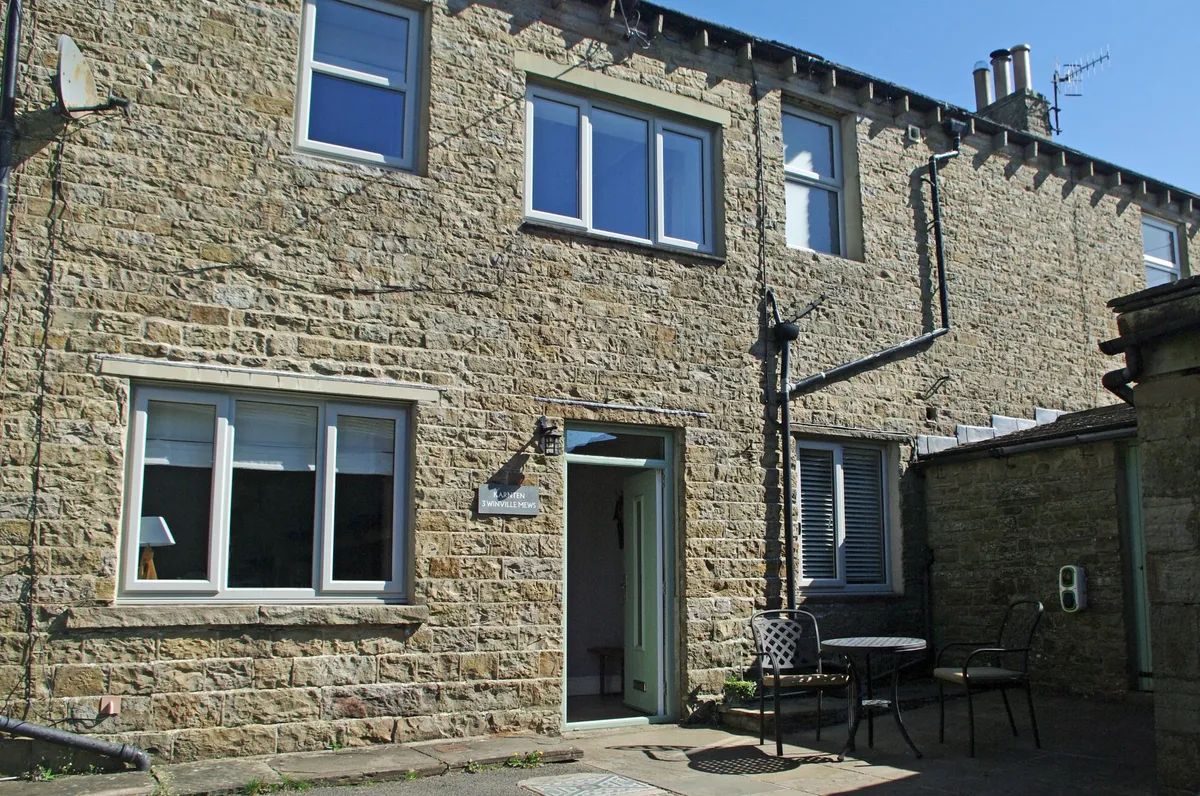 Karnten Cottage — front aspect & patio